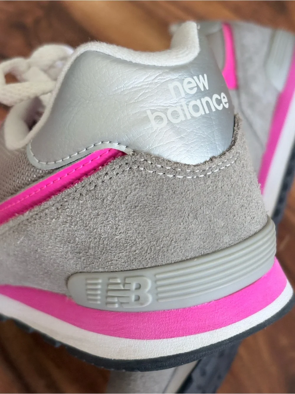 New Balance Women’s Classic 574 Dark Grey Bright Pink Shoes 7 M Athletic